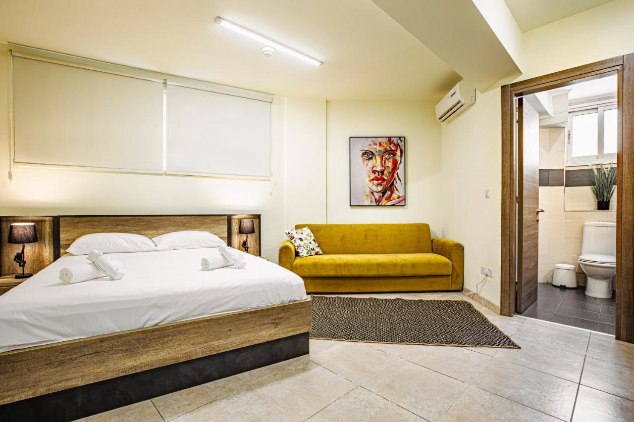 Appartments In The Historic Center Near Beach Limassol Exteriör bild