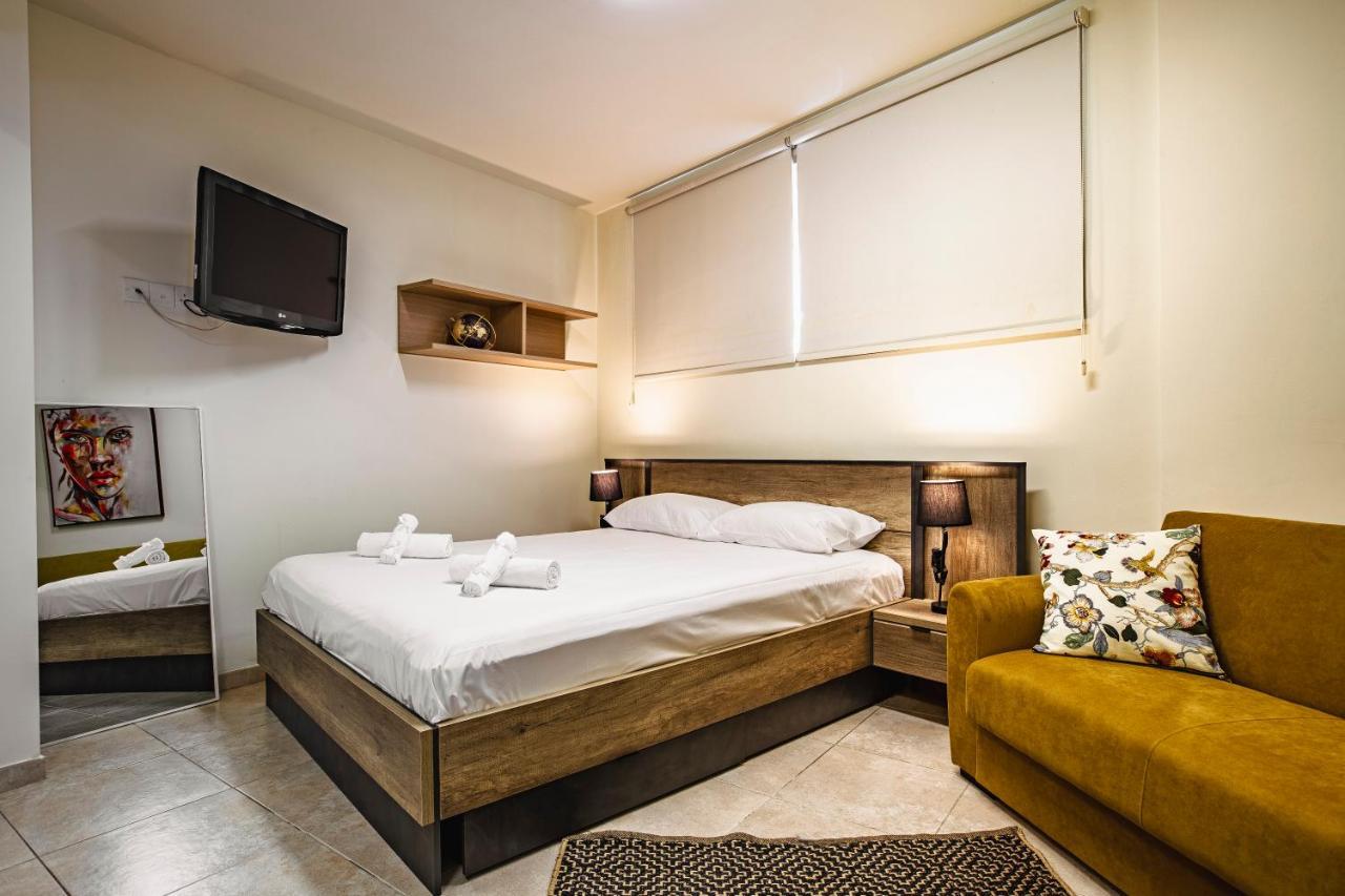 Appartments In The Historic Center Near Beach Limassol Exteriör bild