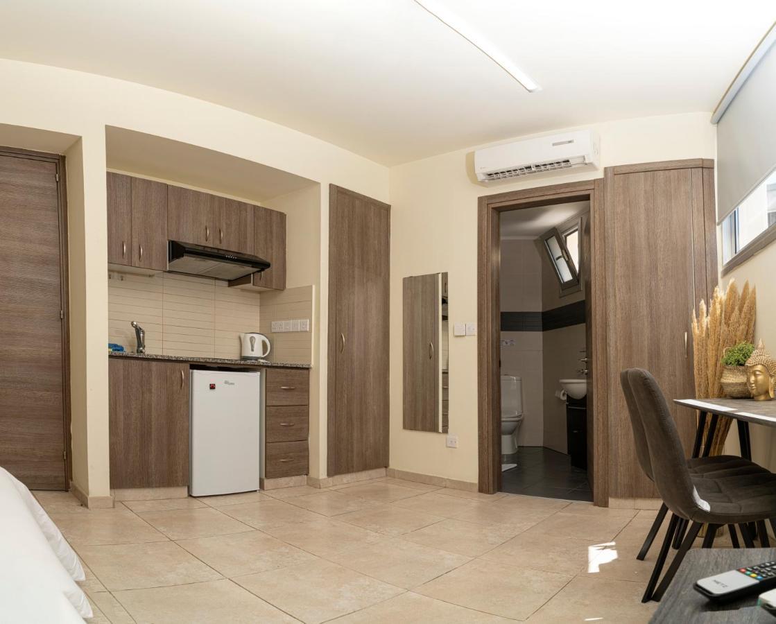 Appartments In The Historic Center Near Beach Limassol Exteriör bild