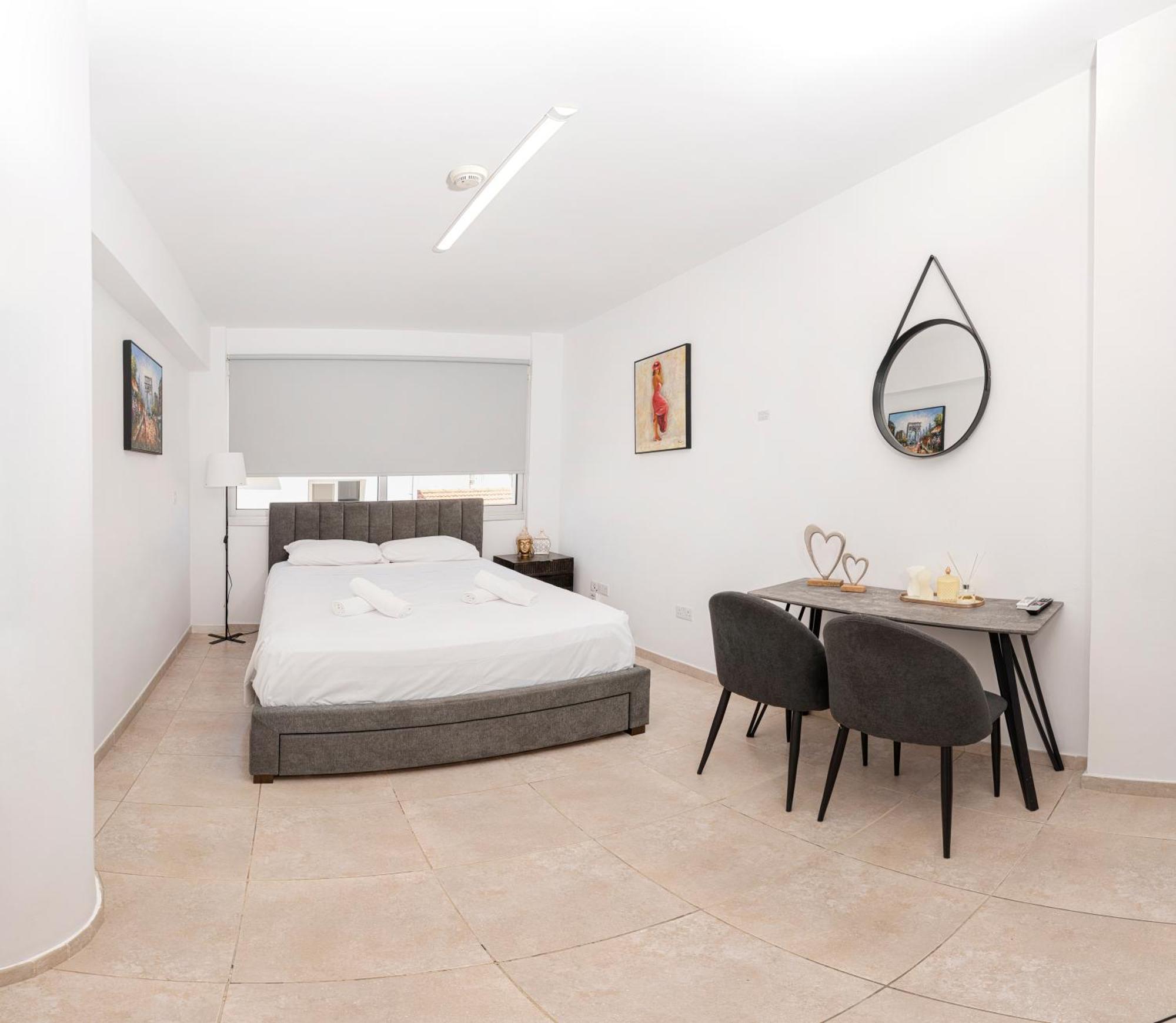 Appartments In The Historic Center Near Beach Limassol Exteriör bild